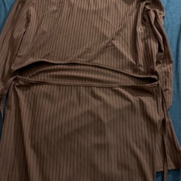 Long sleeves open back long dress 1x - Picture 4 of 9